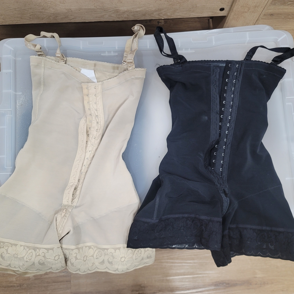 Elegant Women's Shapewear Set - Black and Cream